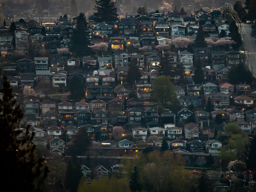 Greater Vancouver home sales rise as inventory reaches levels not seen since pandemic vancouversun.com/business/real-…