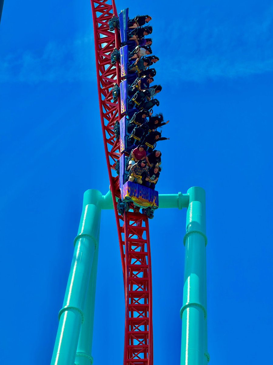 Xcelerator dropping off it’s TopHat @knotts #Xcelerator