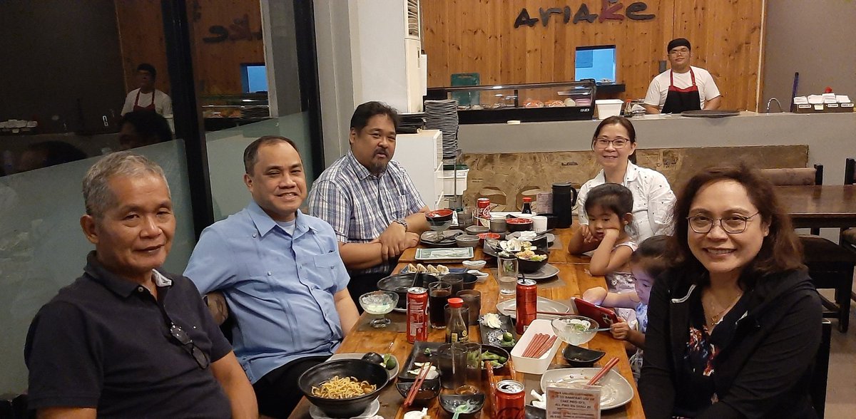 Dinner tonight with visiting US-based physicians Terence (and family) and Trixia Agustin, and Quezon City-based Reu Agustin. Thank you. #MilitaryBrats