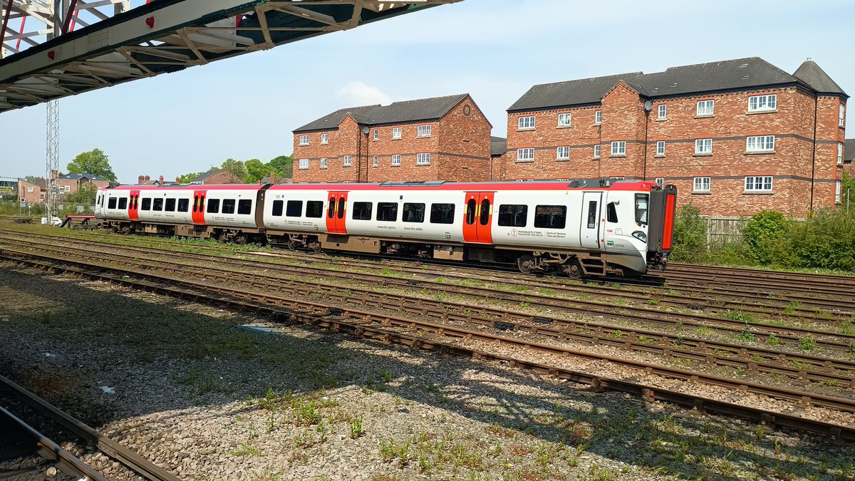 197002 basking in the sunshine in Chester Middle Sidings 2.5.24 #trainpic