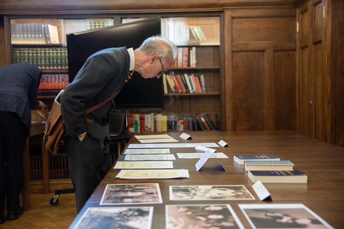 Guests from around the world, pupils and teachers gathered @DulwichCollege to commemorate philosopher and alumnus Gareth Evans (1946-80), ‘one of the most brilliant minds of his generation’ @OA_Association @DCArchives ow.ly/nmeV50RuUbl