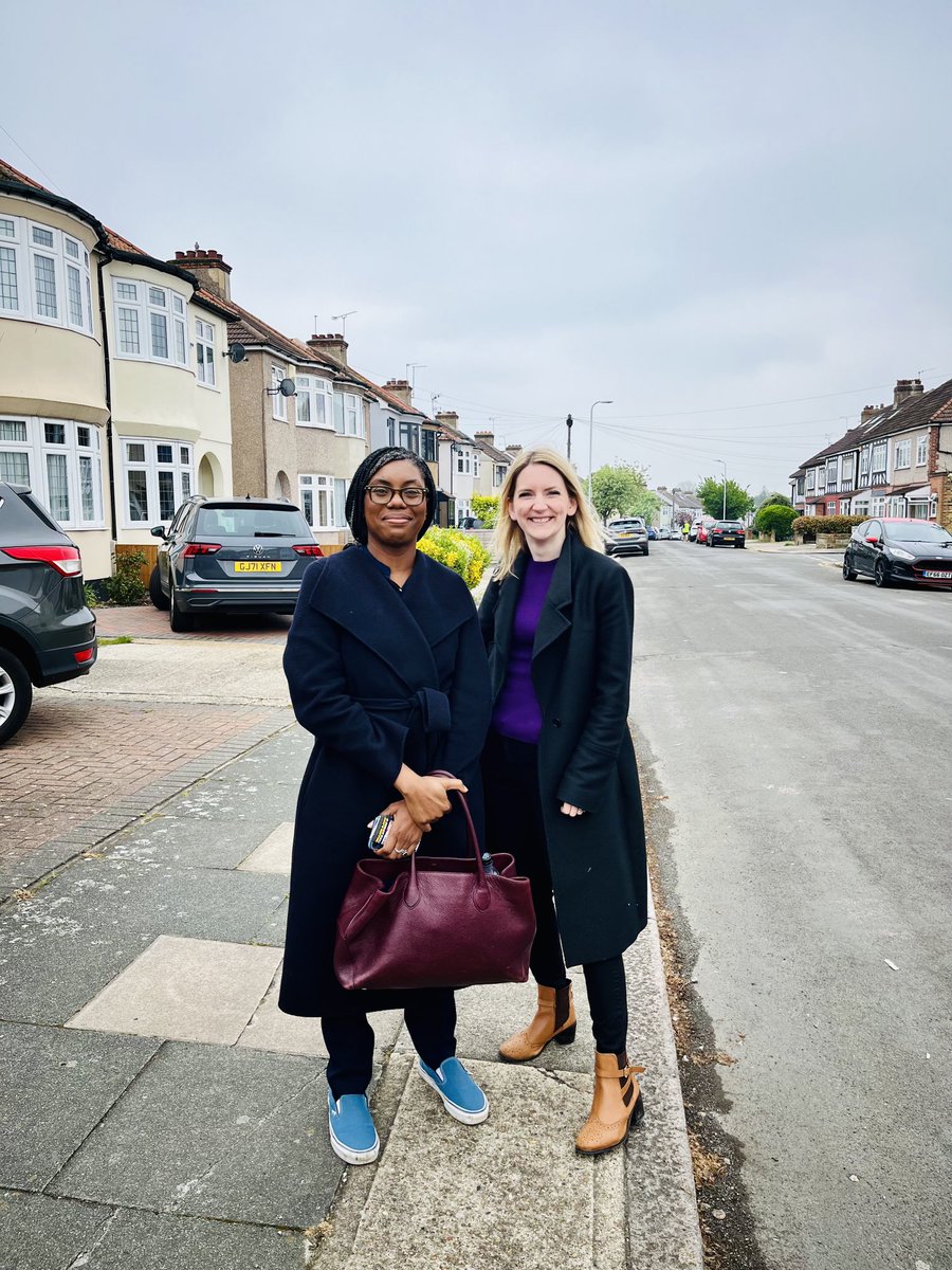 Getting message out to vote ⁦⁦@Councillorsuzie⁩ ⁦@KeithPrinceAM⁩ at today’s elections. Joined in Hornchurch by former London Assembly Member, our Business Secretary ⁦@KemiBadenoch⁩ who knows our city’s shops, sole traders & SMEs need a Mayor who backs them.