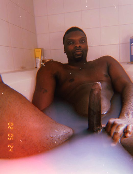 🤤🍑🍆 https://t.co/myCw8b7b9e