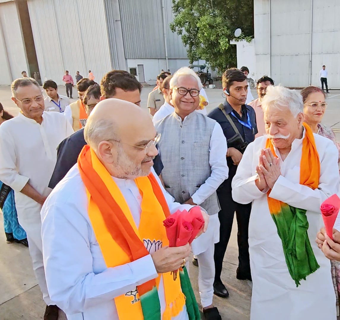 Suresh Chandra Tewari (@sureshtewaribjp) on Twitter photo рджреЗрд╢ рдХреЗ рдпрд╢рд╕реНрд╡реА рдорд╛реж рдЧреГрд╣ рдПрд╡рдВ рд╕рд╣рдХрд╛рд░рд┐рддрд╛ рдордВрддреНрд░реА рд╢реНрд░реА <a href="/AmitShah/">Amit Shah</a> рдЬреА рдХрд╛ рд▓рдЦрдирдК рдЖрдЧрдорди рдкрд░ рдЪреМрдзрд░реА рдЪрд░рдг рд╕рд┐рдВрд╣ рдПрдпрд░рдкреЛрд░реНрдЯ рдкрд░ рдкреБрд╖реНрдк рднреЗрдВрдЯрдХрд░ рд╕реНрд╡рд╛рдЧрдд рдЕрднрд┐рдирдВрджрди рд╡ рд╡рдВрджрди рдХрд┐рдпрд╛ред рджреЗрд╢ рдХреЗ рдпрд╢рд╕реНрд╡реА рдорд╛реж рдЧреГрд╣ рдПрд╡рдВ рд╕рд╣рдХрд╛рд░рд┐рддрд╛ рдордВрддреНрд░реА рд╢реНрд░реА <a href="/AmitShah/">Amit Shah</a> рдЬреА рдХрд╛ рд▓рдЦрдирдК рдЖрдЧрдорди рдкрд░ рдЪреМрдзрд░реА рдЪрд░рдг рд╕рд┐рдВрд╣ рдПрдпрд░рдкреЛрд░реНрдЯ рдкрд░ рдкреБрд╖реНрдк рднреЗрдВрдЯрдХрд░ рд╕реНрд╡рд╛рдЧрдд рдЕрднрд┐рдирдВрджрди рд╡ рд╡рдВрджрди рдХрд┐рдпрд╛ред