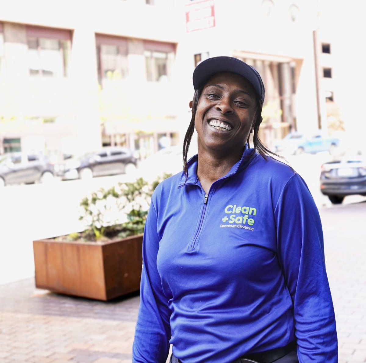 💙 Downtown Cleveland’s Clean and Safe Ambassadors have a fresh new look! 💚 Downtown residents, workers, and visitors will now see their yellow uniforms replaced with blue and green ones to freshen up their look and better tie into our branding. (1/4)
