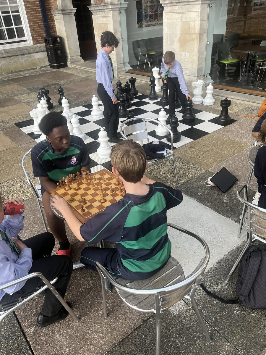 ☀️+🏫=♟️ Sun + @RHSSuffolk = Chess!! Just so lovely to see the Chess Club back out in the sunshine after what has been a long winter. Hoping @Lloydy_14uk might win today! @BlakeHouseRHS @RHS_Creativity #Chess @chesscom