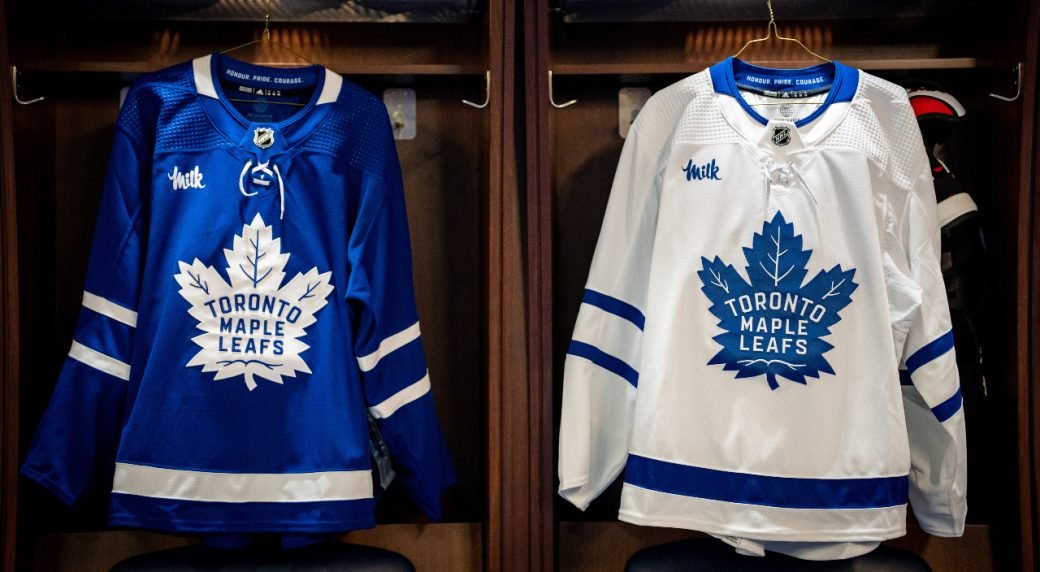 Want to win a FREE LEAFS JERSEY courtesy of @RinkRatReport and @SVPSports?

1. RT this tweet
2. Subscribe to our YouTube channel (link below)
3. Click the link and comment who you think has been the best Leaf in this series: youtu.be/xTkI8wh89J0

#LeafsForever #LeafsNation
