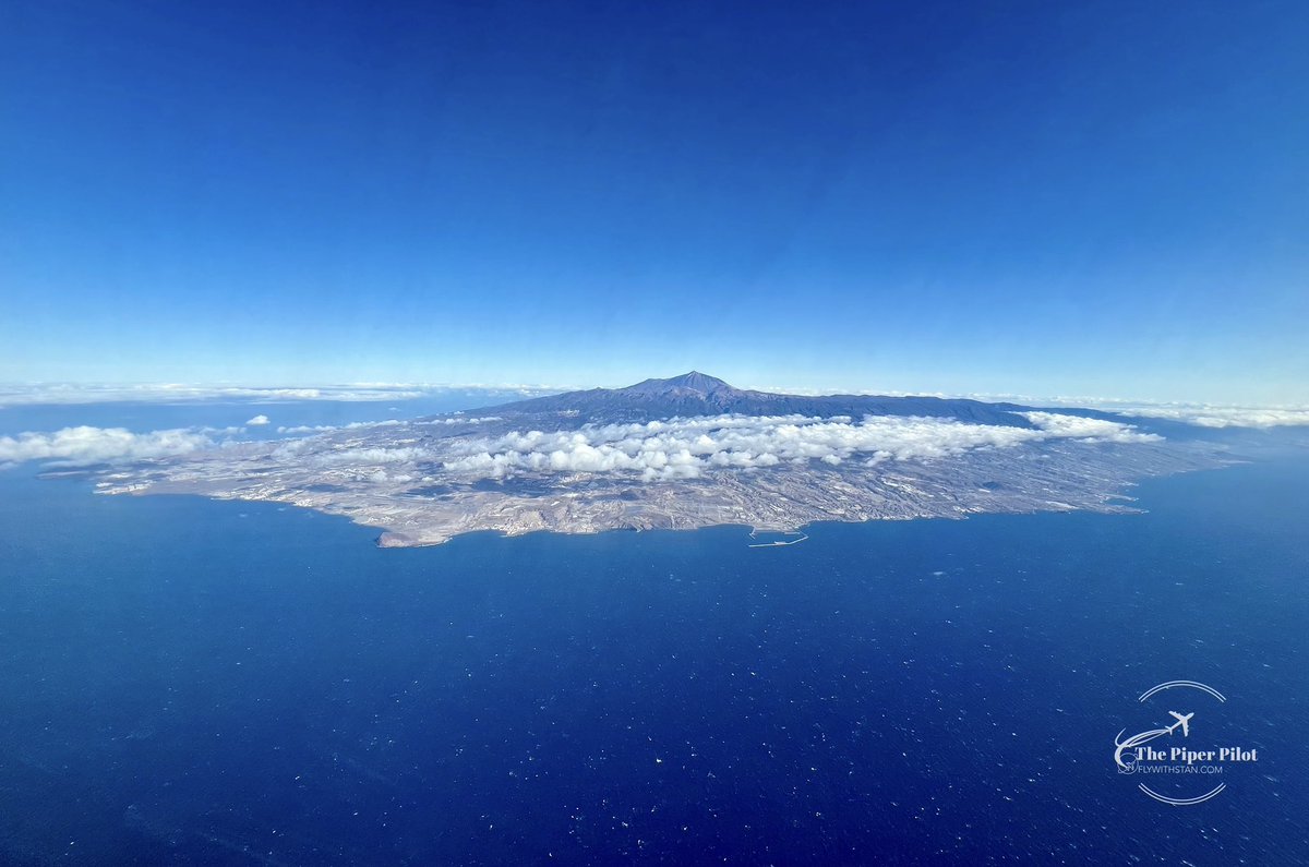 Tenerife 😁 👋 #tenerife #avgeek #canarias #canaries #sky