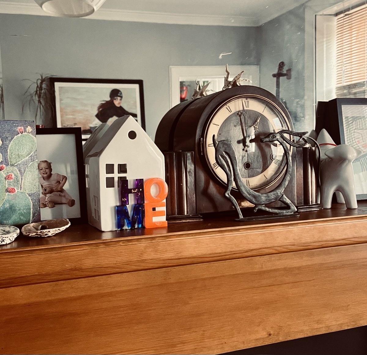 Tomorrow I release a new single 'Home'🎶 My coverart is a carefully curated mantelpiece with items to remind me of beloved people & places 📷 Here's a snippet 👀 Hear the track first on @Bandcamp for #BandcampFriday 💚 & all the other places Saturday ✨🎧 Links in bio 🔗