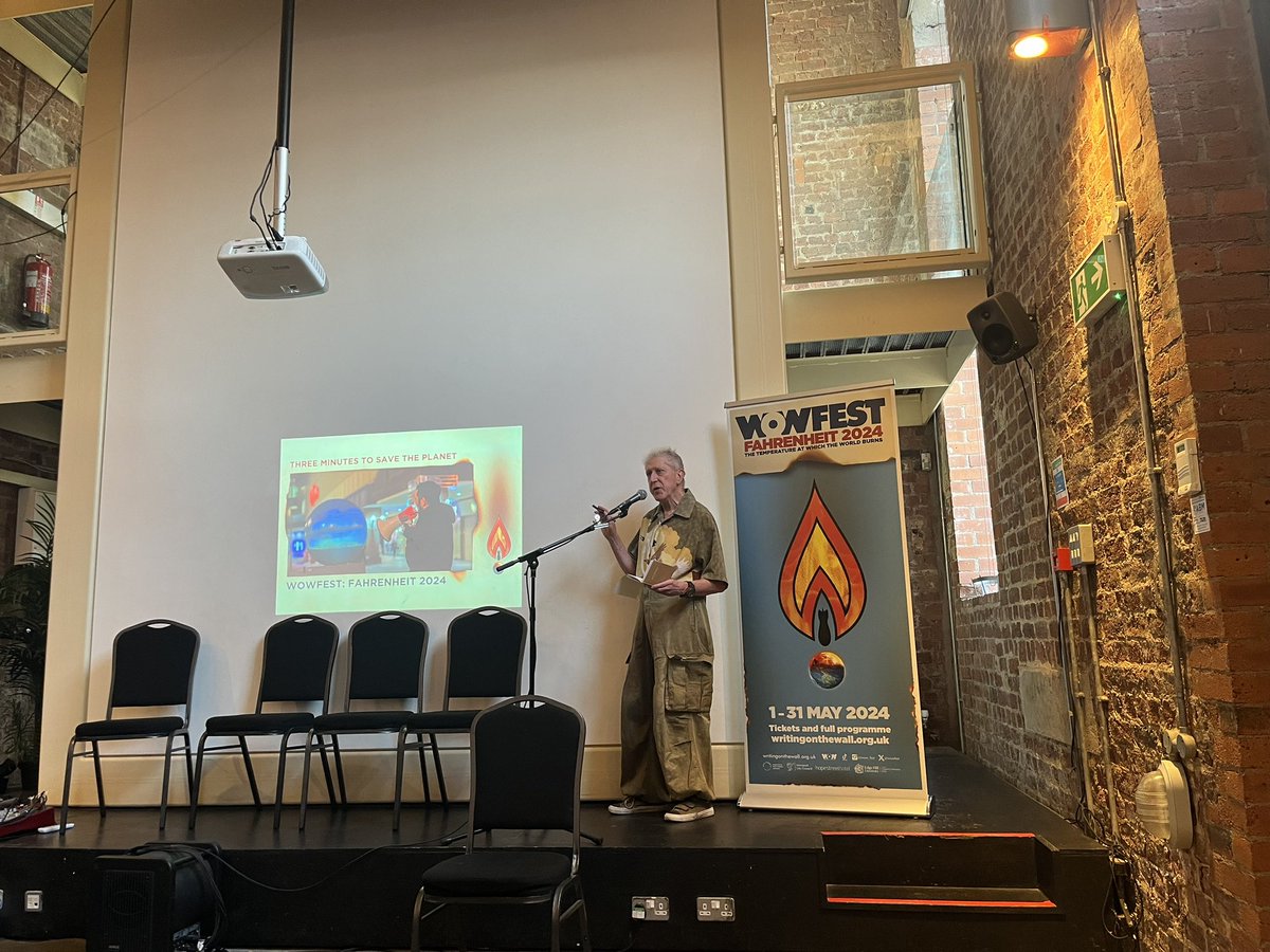 Looking forward to this discussion at @wowfest 3 minutes to save the planet, Roger Hill introducing to get the event started.