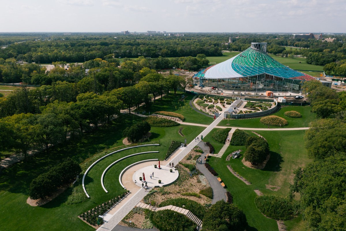 Whether you pause in wonder, kindle a lively conversation against an unbeatable backdrop, or spark a new understanding of sustainability. When your heart needs to awaken, Canada’s Heart Is Calling.#ExploreMB
📷@assiniboineparkconservancy