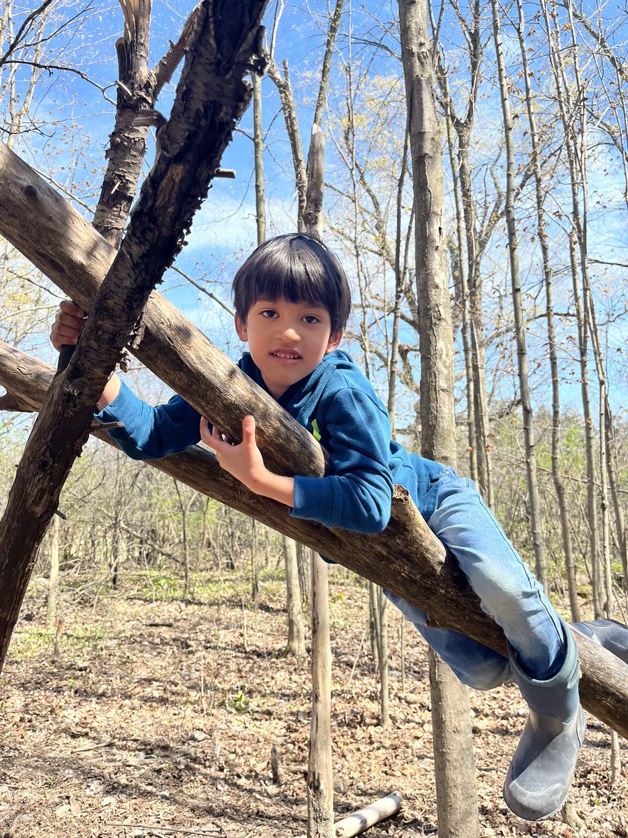 MmeBishopFI's tweet photo. We had a beautiful afternoon at Butternut Creek yesterday ☺️🌳🌞 @EcoleMaple_LDSB https://t.co/FZ05UxQfF2