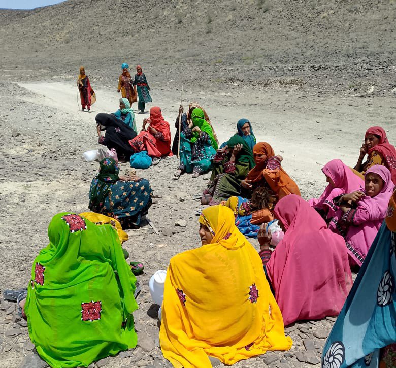 The women in Mashkay are displaying incredible bravery by coming out of their houses to protest against the injustices and harassment faced by locals from the forces on daily basis. These courageous women must be supported in their fight against injustice. #Balochistan #Women