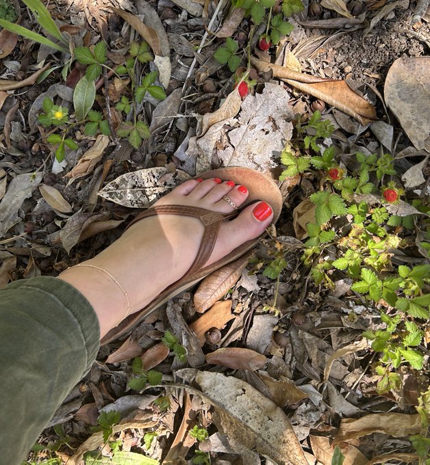 What color should I paint them next? ❤️ https://t.co/h85sxDUNXg