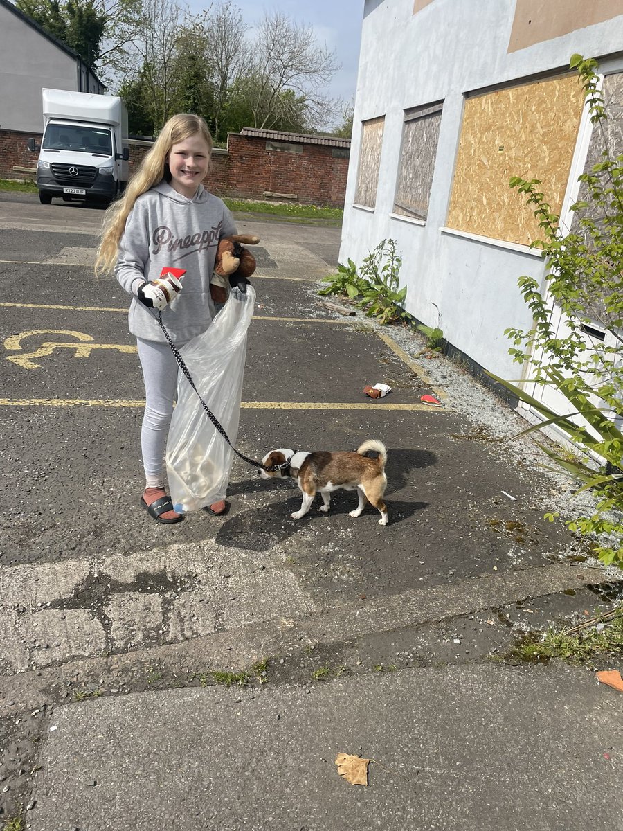 On my mission to Stop 🛑 the Dirty Skoinks!!!! 😃 @KeepBritainTidy @NlandTogether @PrideOfBritain @des_farrand @endelstamberg @Leonlovescats @ArgyllSeaGlass @Hyperion_PSN @harding_rowena @GillianRodgers8 @ecodiddle @OwlCottage1 @Siobhan_CC70