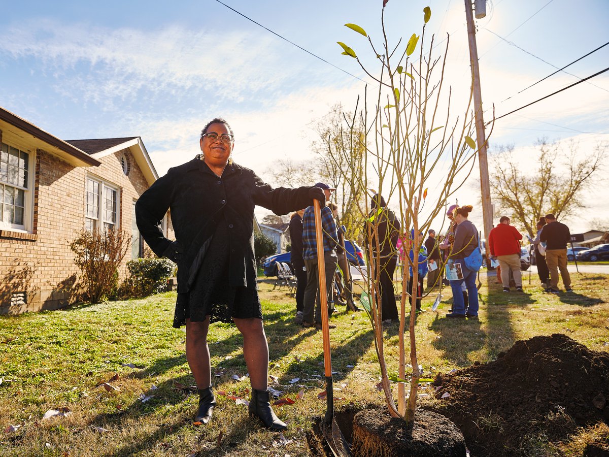 POV: you’re combatting extreme heat 💪 Lack of infrastructure funding in some communities across the country means green spaces are few and far between, creating dangerous urban heat islands. Check out how this Nashville community confronted it head on: arborday.org/stories/nashvi…