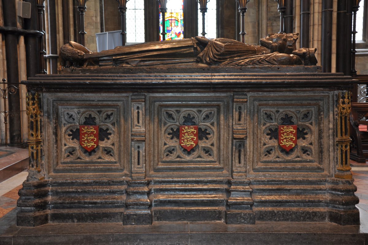 Happy Bank Holiday Monday!

Why not pop in &amp; see us today, we're open 10am-5pm, the tower is open for climbs, the ferry is running, shop &amp; cafe are open, Turn up for a Tour runs at 11am &amp; 2.30pm &amp; there's a peregrine drop-in 1.30-3pm on College Green.

What's not to love?! 😊