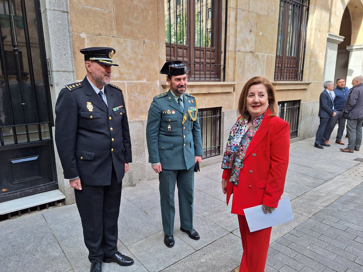 Hoy ha tenido lugar la toma de posesión de Rosa López como nueva subdelegada del Gobierno en #Salamanca, presidida por <a href="/NicanorSen/">Nicanor Sen Vélez</a>

🗣 López ha resaltado la figura de su predecesora, “una gran amiga y mi maestra” y apela a la convivencia pacífica y a combatir los bulos y mentiras