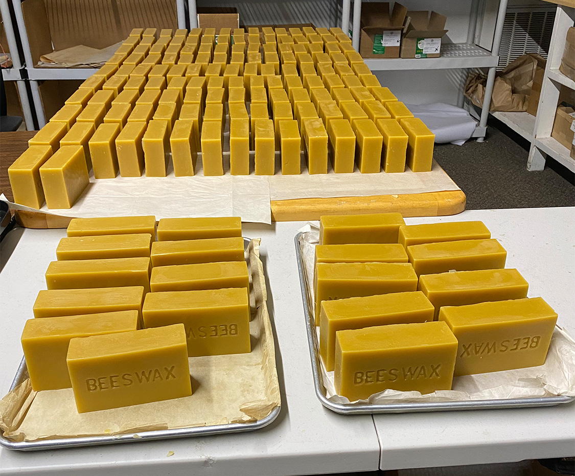 Jaemason just got back from college and he is already busy day pouring 1lb bars!

#beehealthycandles #beeswax #beeswaxcandles #beeswaxcandle #candles #familybusiness #candle #organiccandles #beehealthy #handmade #coloradocandles #coloradobeeswaxcandles #beautifulcandles #busybees