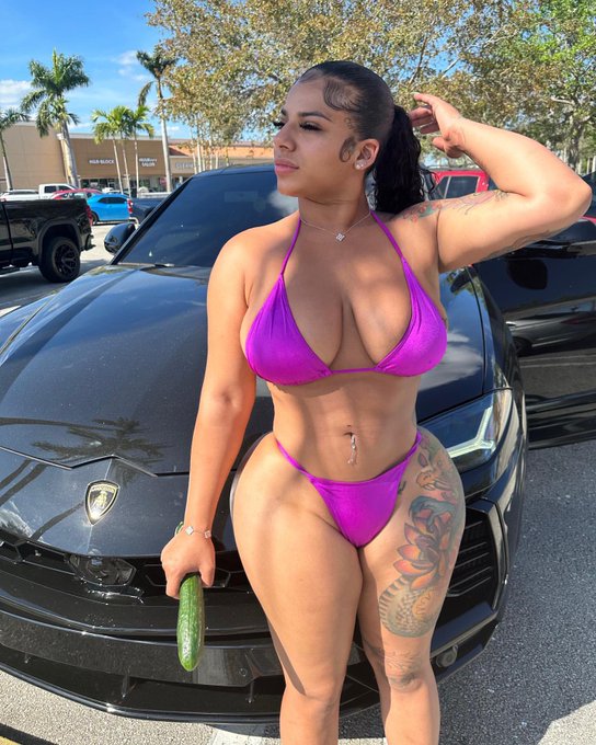 Help your cousin bring the groceries in the house 🏡 🍆 https://t.co/J7qPrdZ1ip