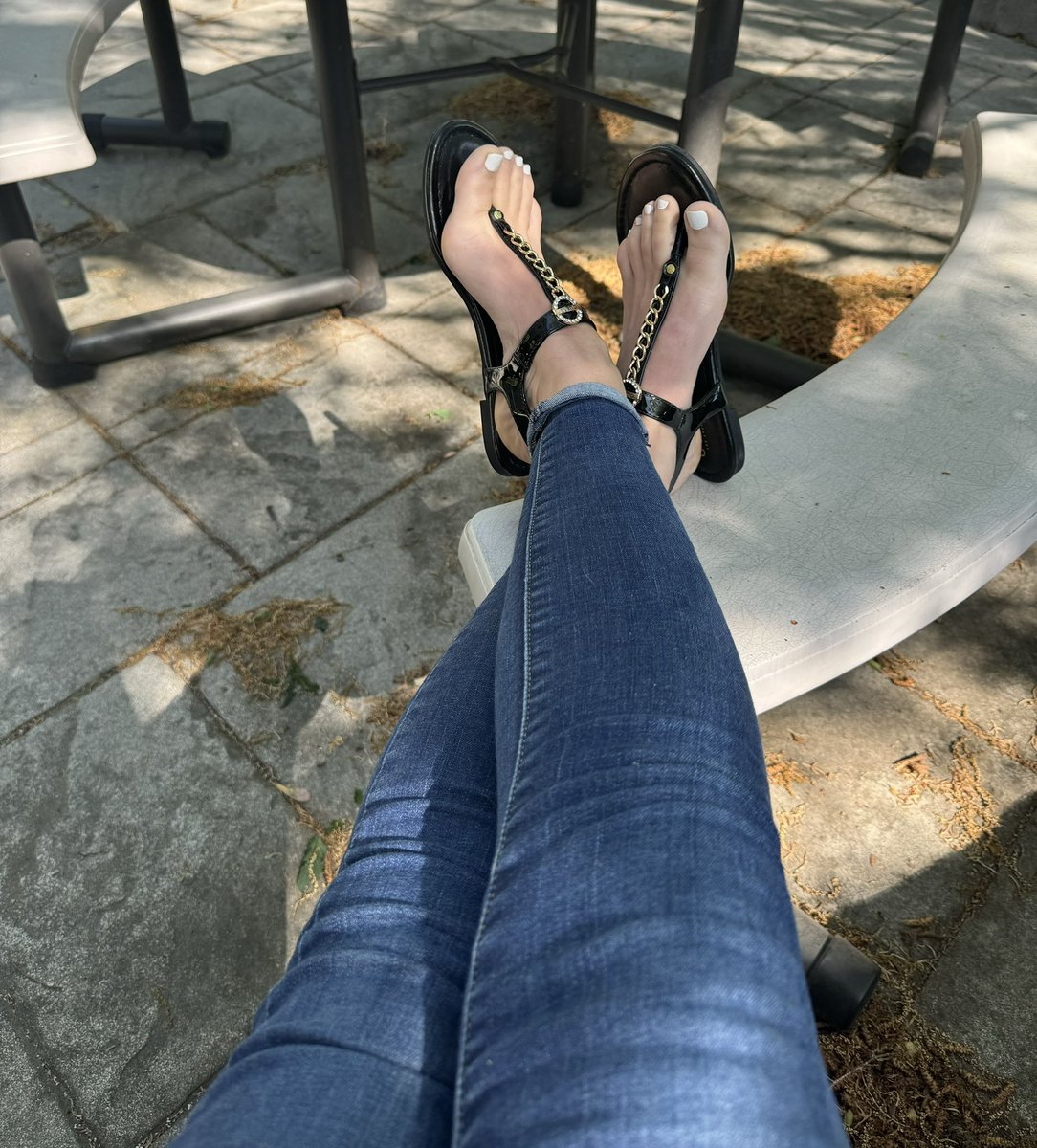 Lunch break with Miss Ink

Who’s buying 😏 

Inbox open for my treat 💋