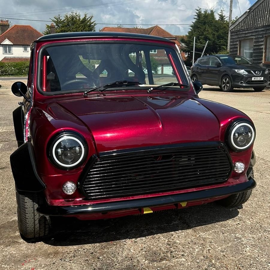 Gorgeous Candy Red mini! ( #📷 @living_in_a_nelly_world )
.
USA: usa.specialistpaints.com/collections/sp…

UK/EU: specialistpaints.com/collections/sp…
.
#classiccar #classicminicooper #minicooper #cargirl #minisoftheworld #ukminis #minilife #builtnotbought #projectcar #minisaddict #minigirls #candyred