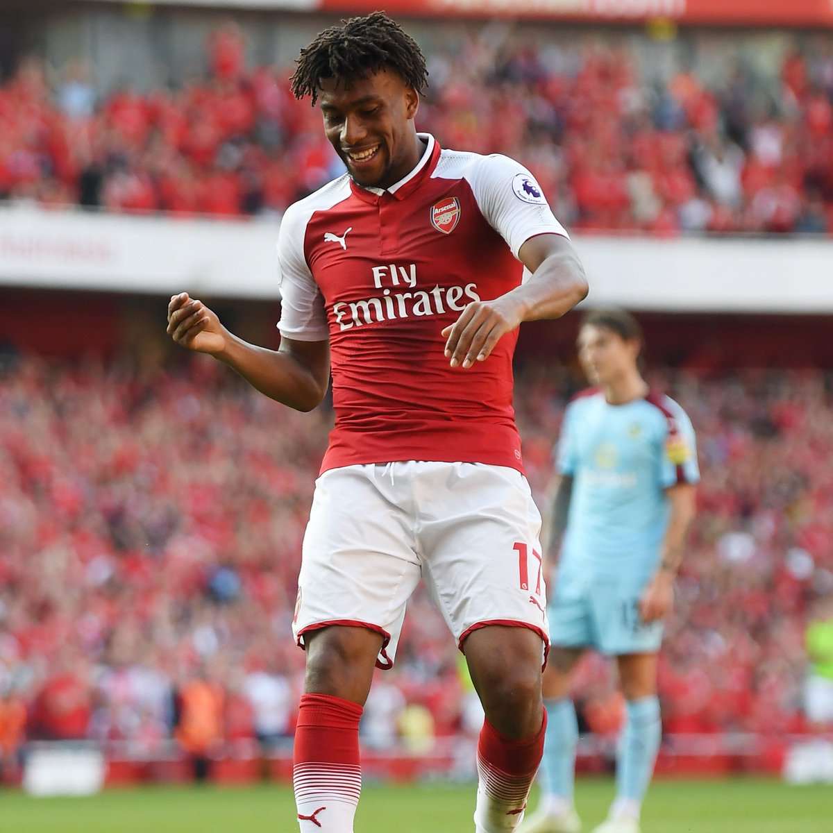 Arsenal's tweet photo. Happy birthday, Alex 🥳 https://t.co/guPJf8TtYy