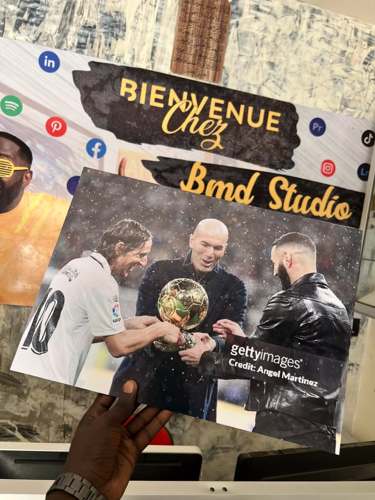 bmd_studio221's tweet photo. @Barhamien75 ce tableau vous est offert par un twitto https://t.co/re19aMwgII