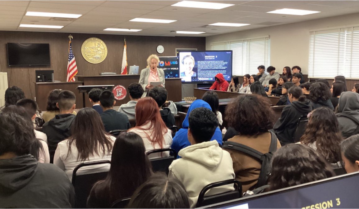 TBT #DialoguesonFreedom hosted by my @Fremont CTE Law class, @FremontPathfin3 and @LACBA special thanks to our guests the Honorable Pedro Castillo, Jenifer Anisman Esq, & Crissy Robbins MBA . The @LASchools Ss are still excited. @linked_learning school #silvercertifedpathway