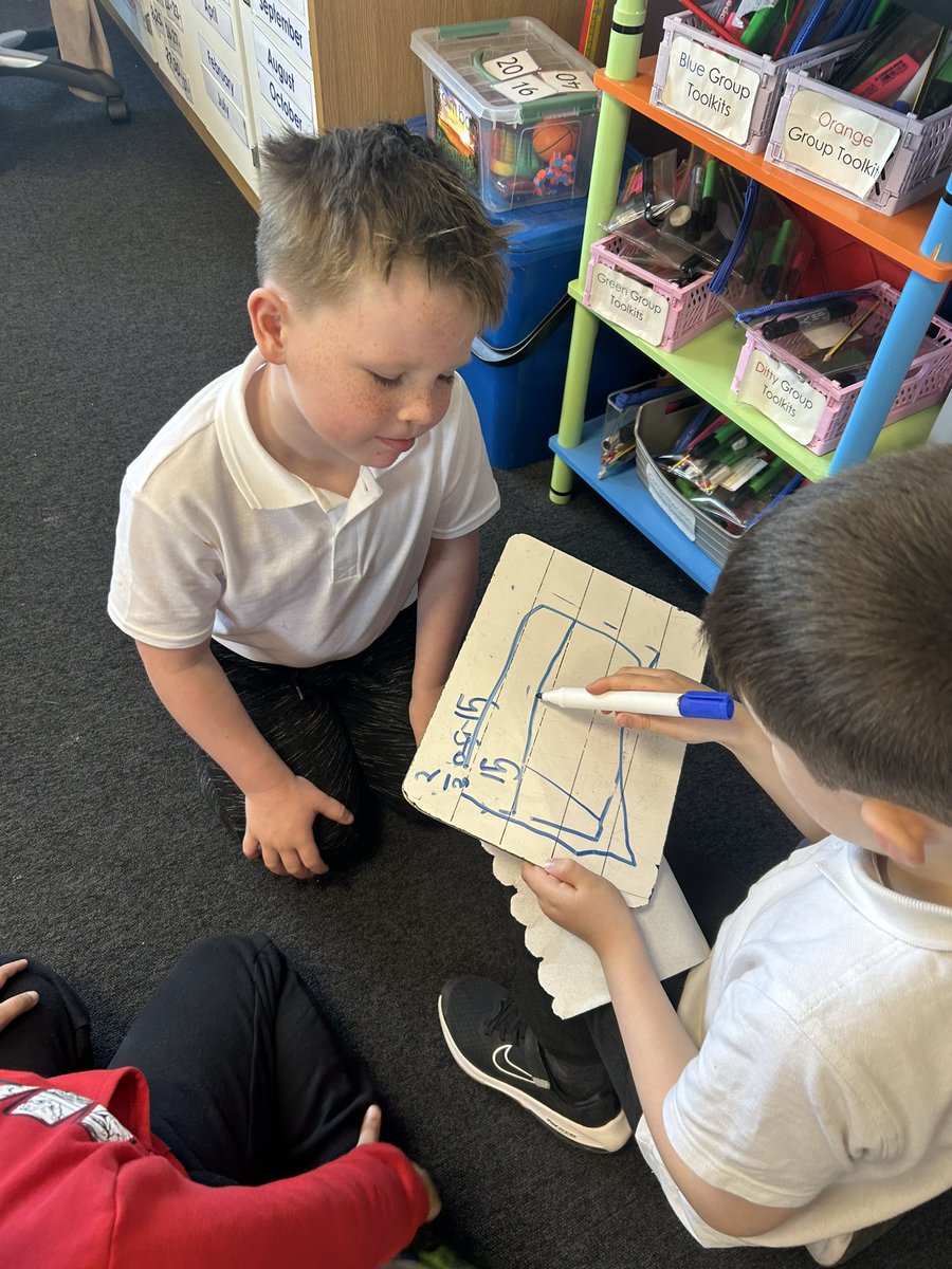 P3 have been learning to find a fraction of a quantity this week using the bar model. After building our confidence we were challenged to find more than 1 part 👏🏻 @ClydePrimary #ClydeNumeracy