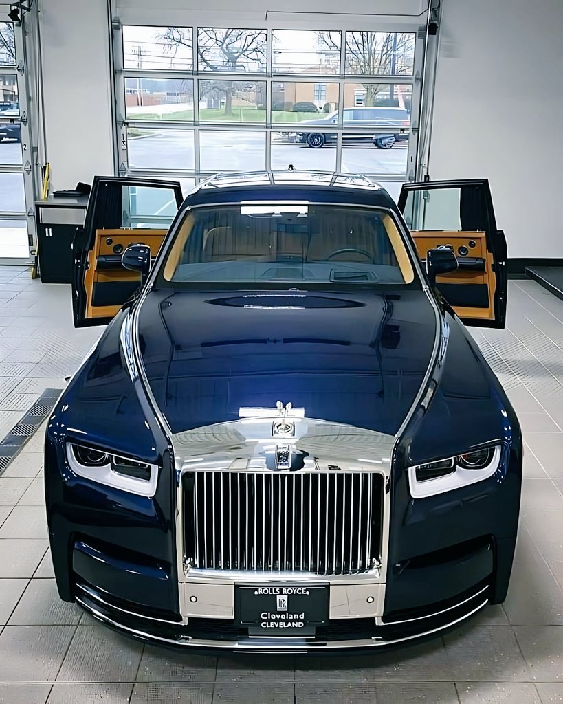 Will you buy this  #RollsRoyce 🌬️car at 1.7π???

If you agree with the community supporting GCV $314,159...

Do you agree? 

Drop your biggest reaction if you agree 💯 

#Openmainnet #PiNetwork