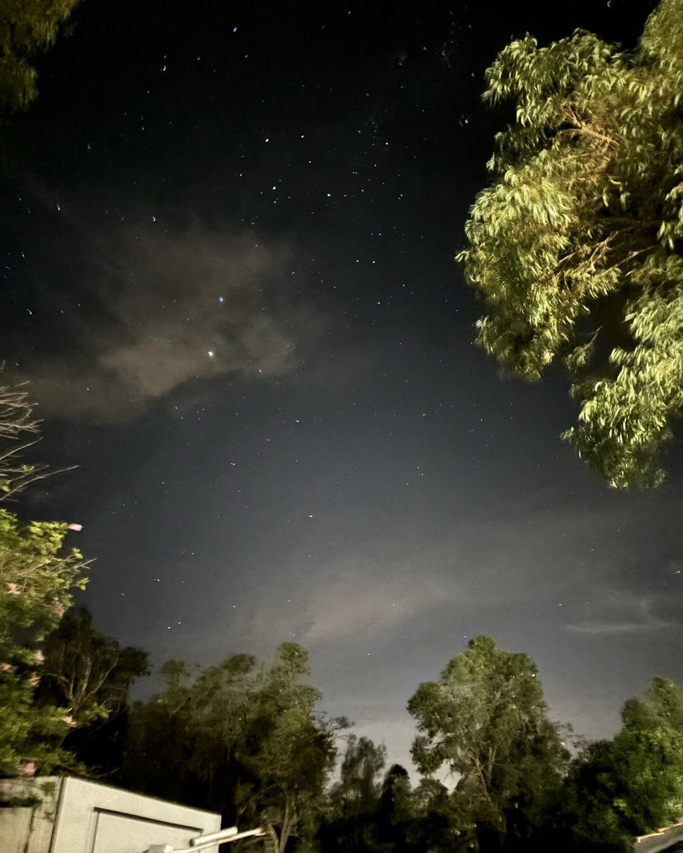 dsignr_'s tweet photo. Missing clear night skies in Australia rn https://t.co/BRD14R3TCl