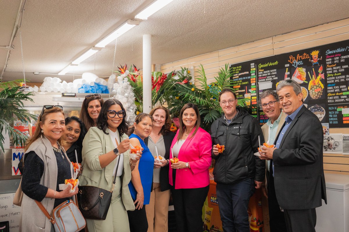 Mayor @MariaForCF teamed up with Sec. Tanner of @CommerceRI ,@RIHispanicChamb & @TourBlackstone to visit & support some of our local small businesses in Central Falls. We always enjoy the opportunity to highlight the amazing small business community in our one square mile!