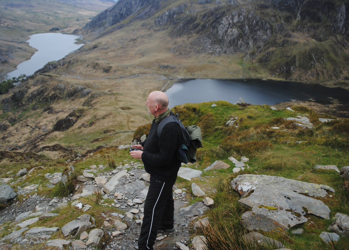 Probably my favourite photo I took in the last week of one of my oldest mates from Braintree 
Up on y Garn yesterday 
Llys idwal and Lake Ogwen 2000 plus feet below 
A killer climb but just wow !