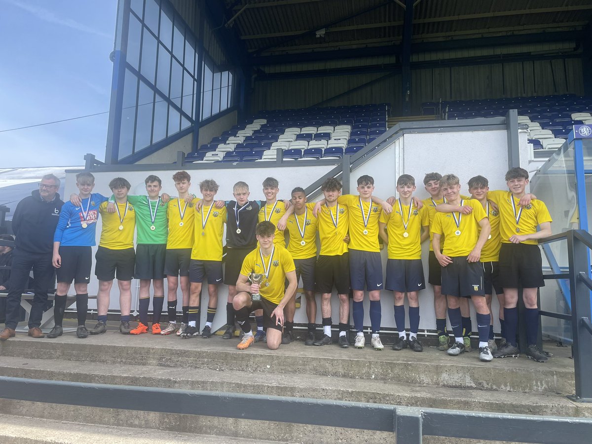 What a great way to finish 5years of watching this team grow. All 16 players did themselves & the school proud by winning this afternoons Macc & District Year11 Cup final @thesilkmen 2-0 against a strong & confident @tytheringtonPE ⚽️Short(32)Blackie(55)MOTM Preece 🏆#cupwinners