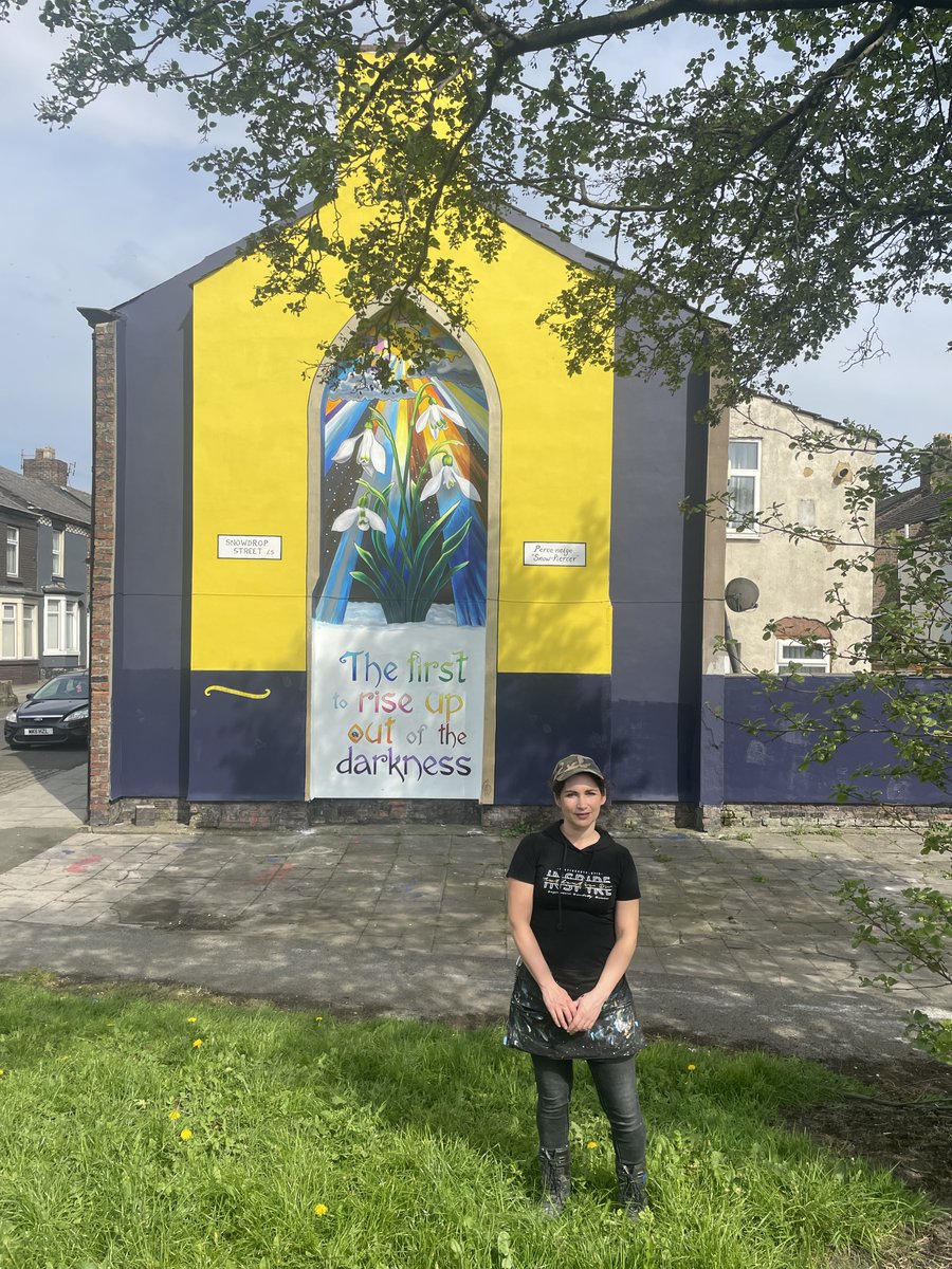 #News: The sun has been out and the final flower street mural in #Kirkdale has bloomed. Snowdrop Street is the 9th flower street to have a magical makeover, thanks to artist Madeleine Pires. As you can see, the transformation is just beautiful... #ImprovingLiverpool