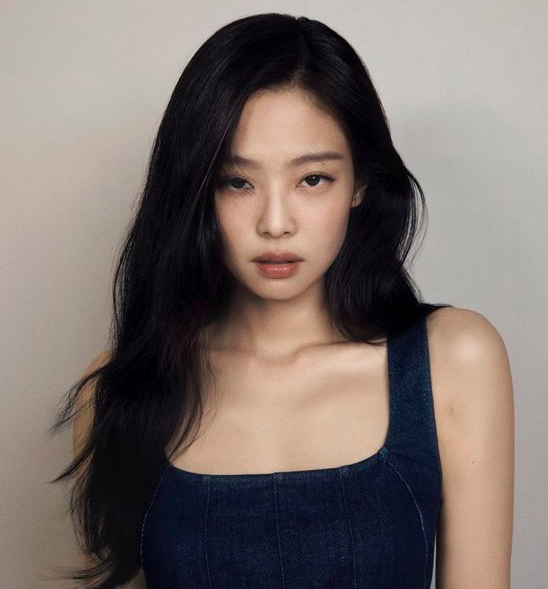 AboutMusicYT's tweet photo. Both BLACKPINK's Jennie and Rosé are in New York right now. https://t.co/I2AWxDBn1R