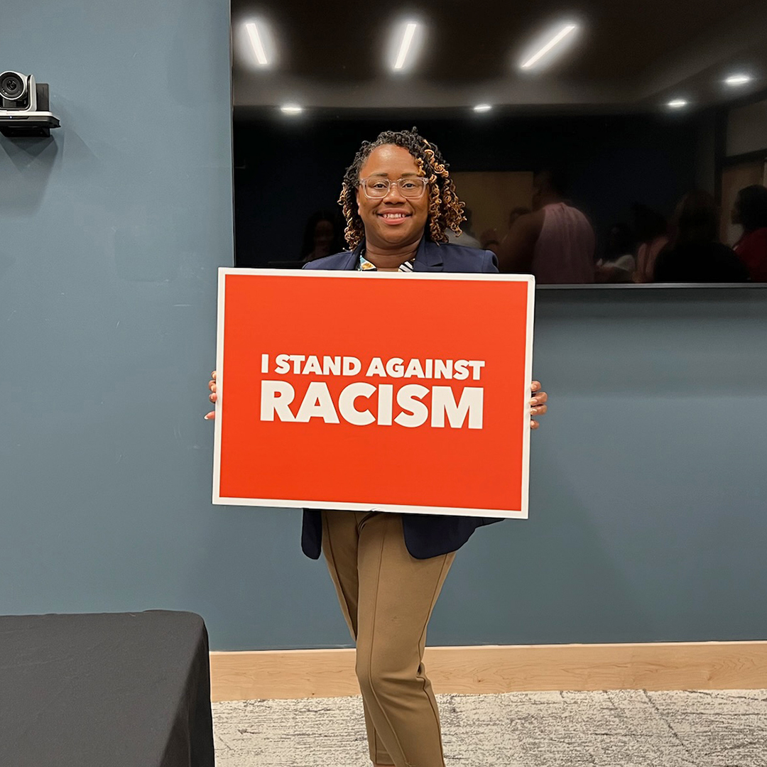 YWCAChasSC's tweet image. STAND AGAINST RACISM | Thank you to all who signed our 2024 #StandAgainstRacism pledge! We were encouraged to see all of you vowing to oppose racism in your life this year. (Missed it? ywcagc.org/stand)

Pics: Our latest set of WE 360°grads stand against racism with us!