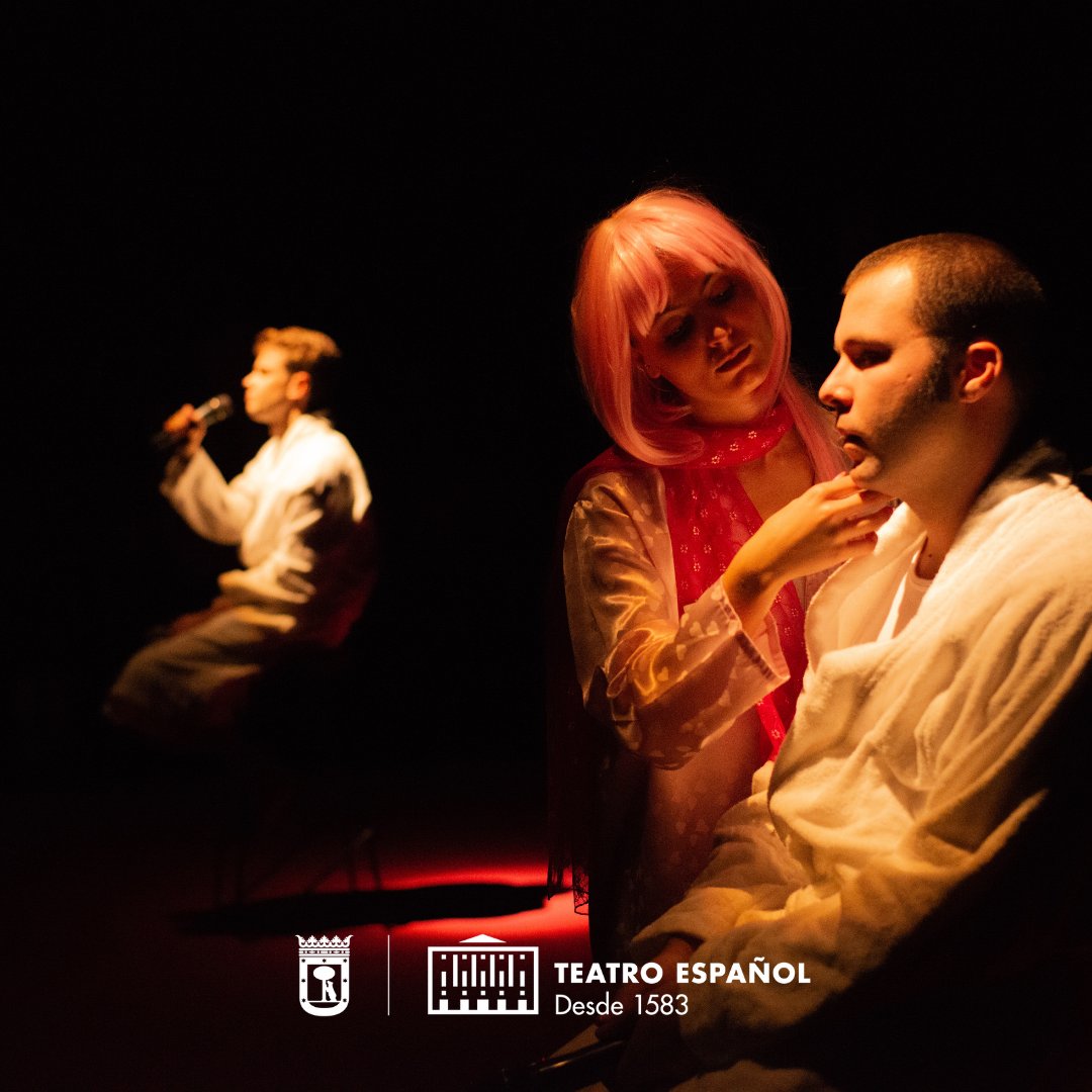 Del 8 al 12 de mayo 'Los chicos de Baker-Miller' aterrizan en el #TeatroEspañol. 💪Un espectáculo conmovedor que afronta los estereotipos en una historia de autoaceptación y valentía. 📸: EricaMSantos 🔗teatroespanol.es/los-chicos-de-…