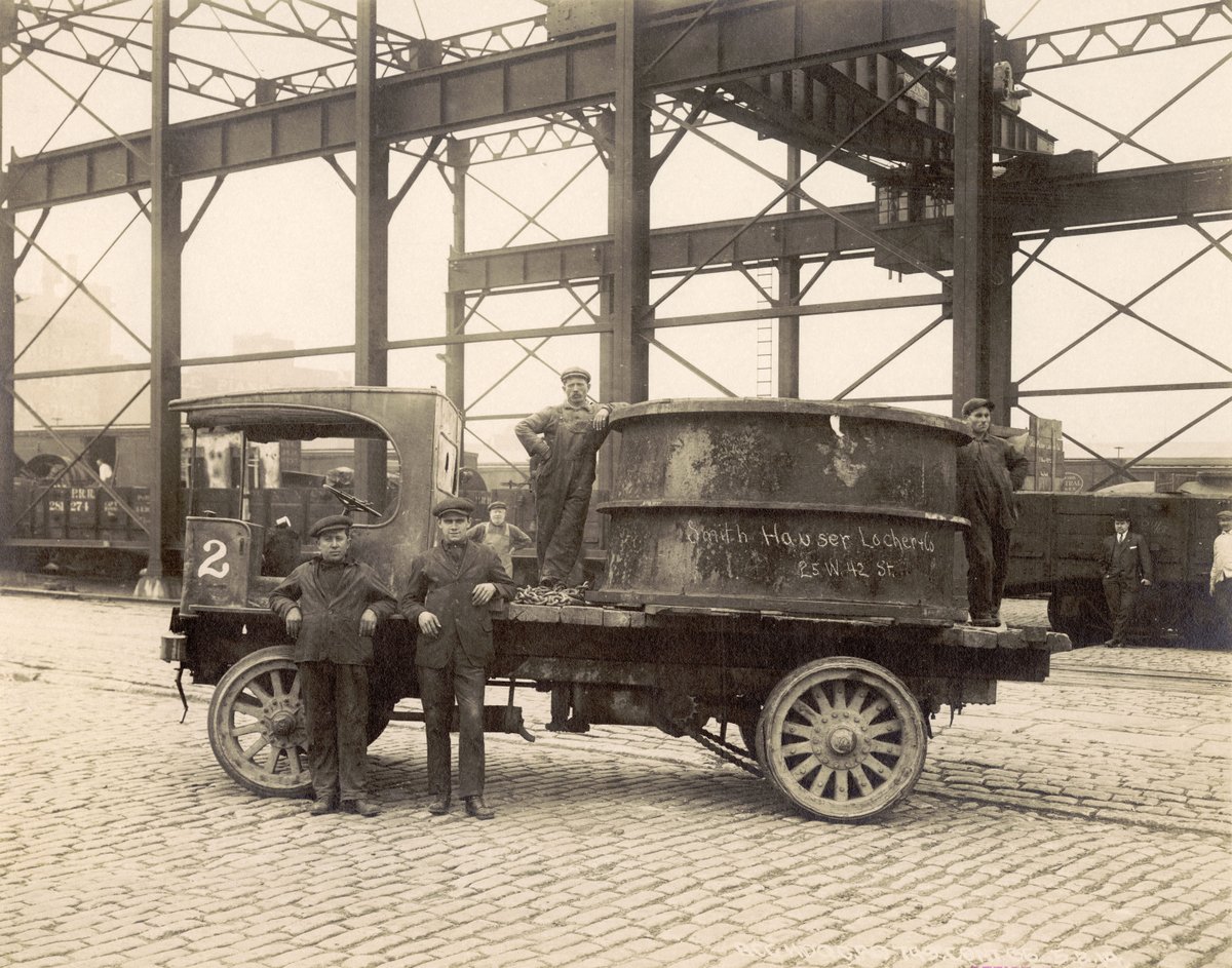 Out of the Archives: Delivering a 4-ton steel waterway casting for the 1st City Water Tunnel, 110 years ago today at the W 37th St. Pennsylvania Railroad freight yard (now the Javits Center). Smith, Hauser & Locher were the contractors. 5/2/1914 bit.ly/2tKkvDE. #tbt