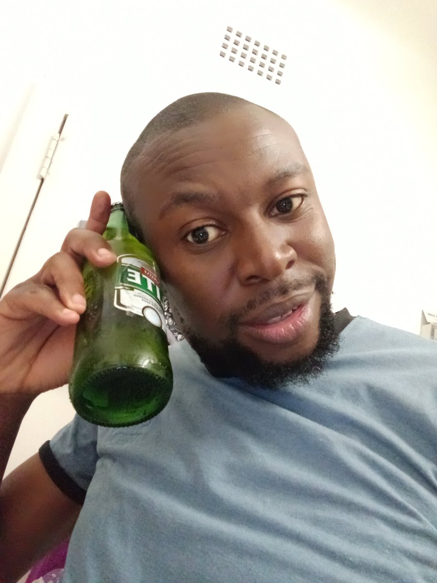 Hello #ExtraCCCCold it's my birthday 🎂 and I couldn't find the cooler box 😔 😔 😔 #CastleLite