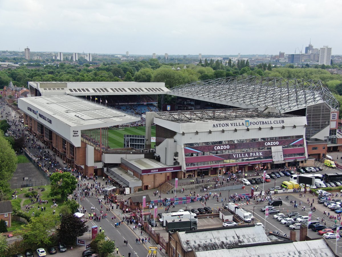 One of our drone teams deployed to Villa Park for tonights fixture @AVFCOfficial vs @olympiacosfc as part of the policing operation for the game, providing a strategic overview for commanders.  Have a great evening to both sets of supporters. #dronesforgood DW 3148.