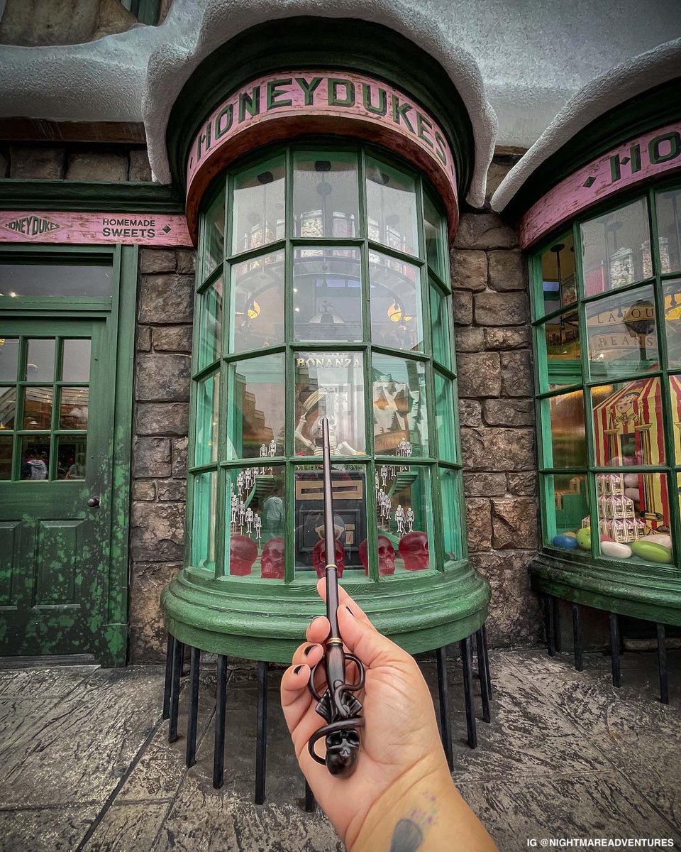 Unleashing our inner wizard, one spell at a time 🧙‍♂️✨ #HarryPotterDay

📍 : Universal's Islands of Adventure at @UniversalORL