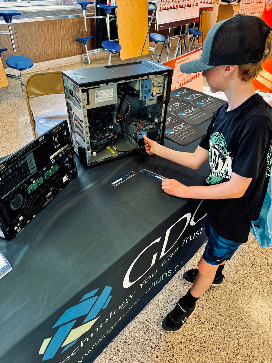 Joe Trace from #GDC was hands-on at the Greencastle Antrim STEAM Expo on May 1st! 🚀 He showed students and families the inside of a PC and helped them rebuild it. Inspiring future tech leaders! #STEM #Education