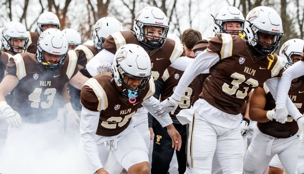 After a great conversation with @Coach_Symmes I’m blessed to say I’ve received my first D1 offer from @valpoufootball! @CoachTurnquist @Coach_Cush @ZionsvilleFB @JoelJanak @xfactorQB @SWiltfong_ @Bryan_Ault @EzeObiora2