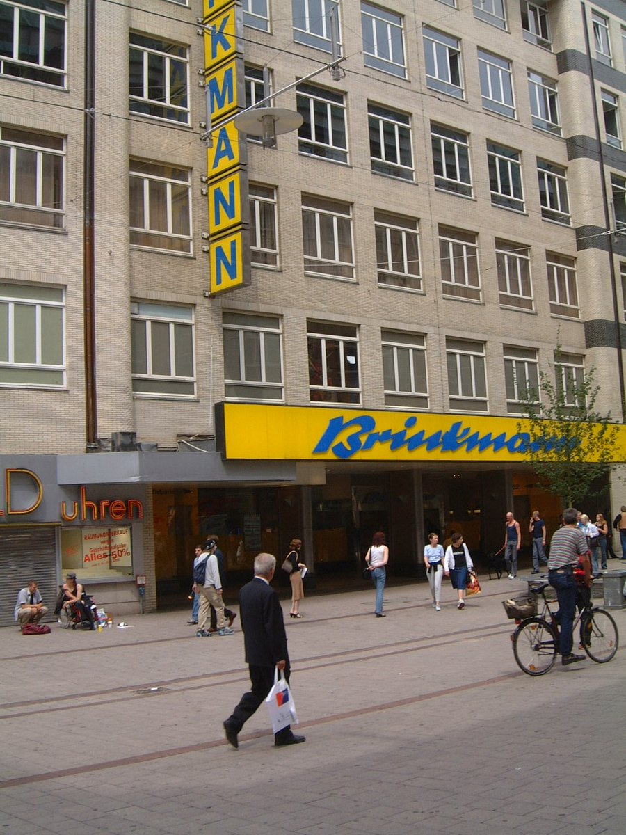 Früher gab es in Hamburg das Elektro-Kaufhaus Brinckmann. Dort bekam man jederzeit zu allen technischen Fragen eine kompetente Beratung, es gab ausschließlich hochqualitative Artikel im Sortiment. Der Kunde war König. 2001 hat es Insolvenz angemeldet, weil in der…