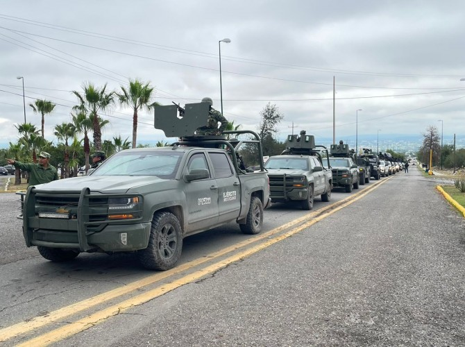 Arriban 400 militares más para reforzar seguridad de Tamaulipas.

Realizarán labores de vigilancia en Nuevo Laredo y zona ribereña, en la frontera con EU.
facebook.com/laredoahora/po…