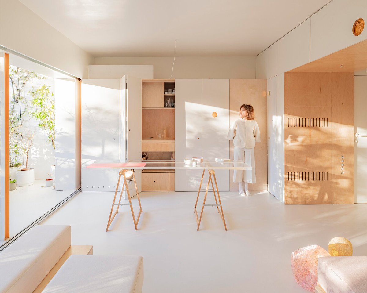 Before & After: In Madrid, a Family of Architects Turn a 'Cave' Into a Light-Filled Apartment: Two generations team up to bring sunshine to every corner of their 650-square-foot flat. dlvr.it/T6KWSC via @Dwell AlmostHomeFL.com