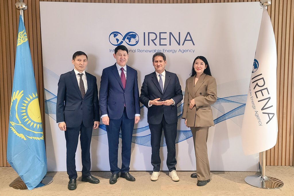 Excellent meeting with @flacamera, DG of IRENA. The Agency plays crucial role in forging partnerships 🌍 on energy transition, climate action & sustainable dev-t.
 🇰🇿 committed to collaborate w/ #IRENA in addressing environmental challenges, incl. through global energy transition