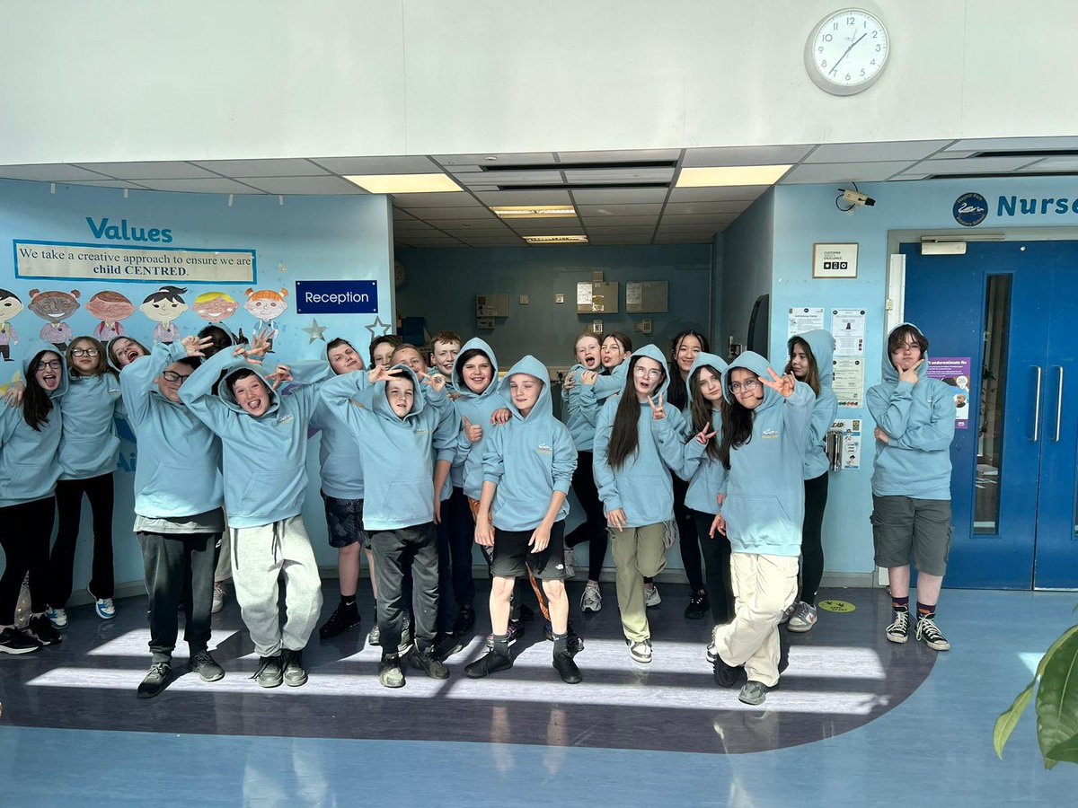 Our P7 children got their Leavers Hoodies today! They look amazing! 🦢 🩵 💙 Huge thanks to @AspireGlasgow for them. ⭐️